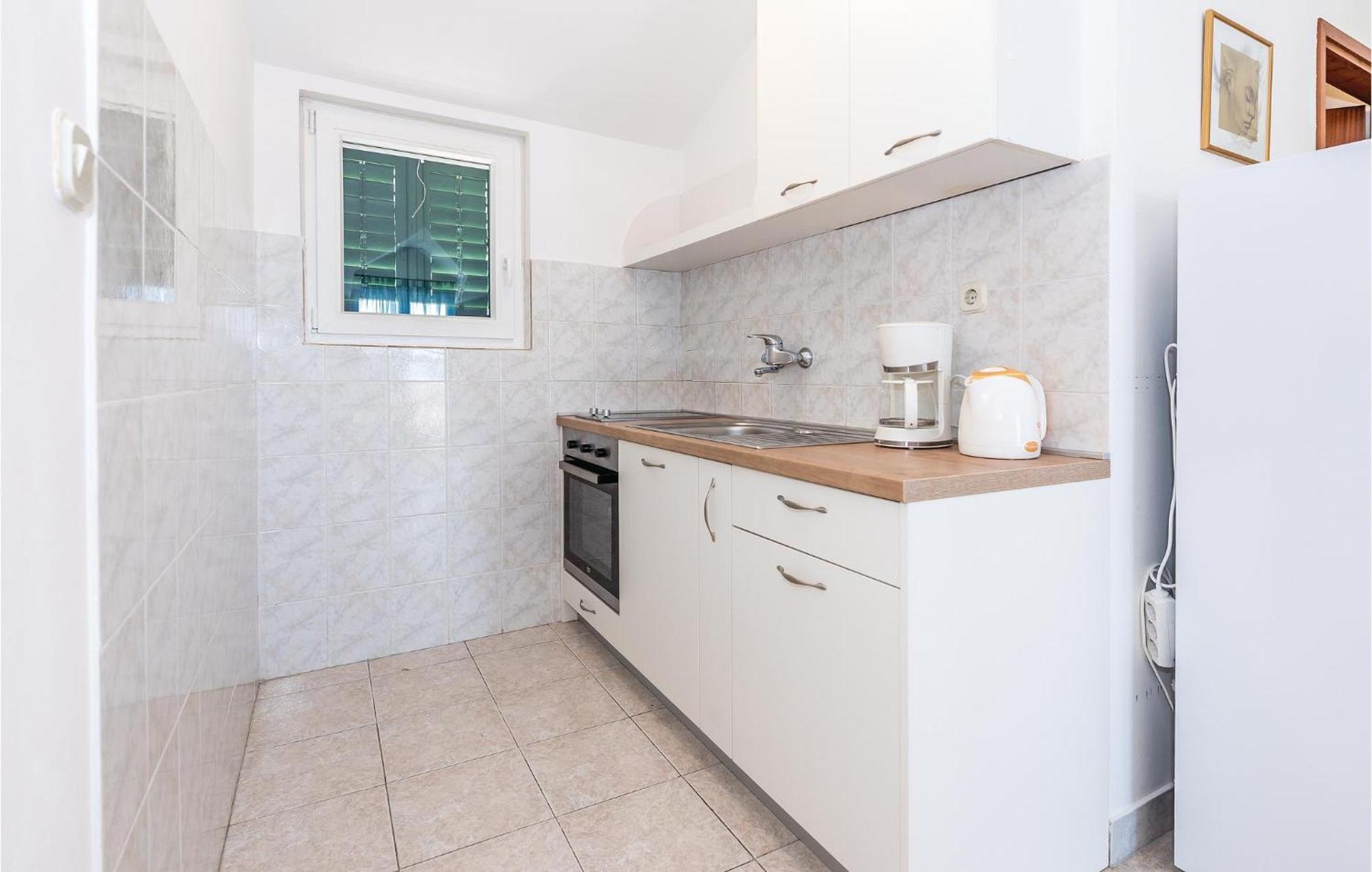Awesome Apartment In Jezera With Kitchen Екстериор снимка